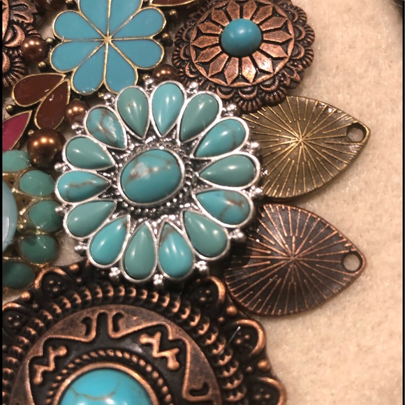 FRAMED JEWELRY ART COLLAGE IN VINTAGE FILIGREE FRAME HANDMADE UNIQUE OOAK 🎁 - Picture 8 of 14